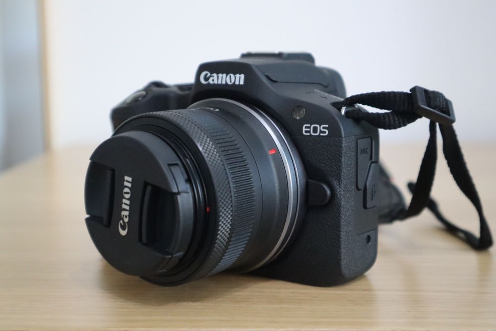 Canon R100 + RFS 18-45mm