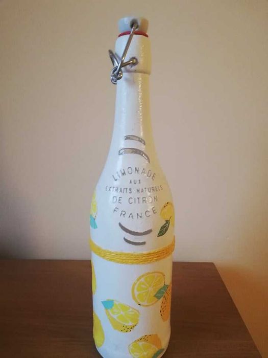 Butelki dekoracyjne decoupage
