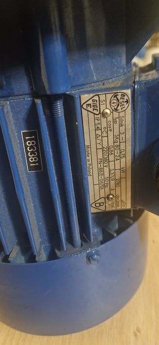 Silnik trójfazowy 0.75kw z kołnierzem