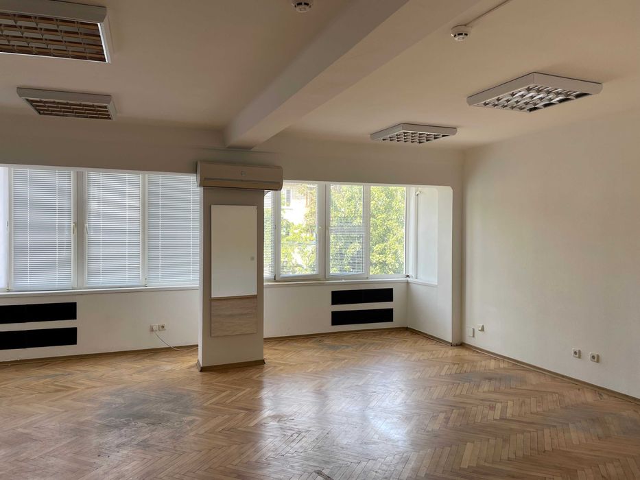 Здам офіс 50 м2, вул. Тампере 11А, Дарницька площа. Власник.