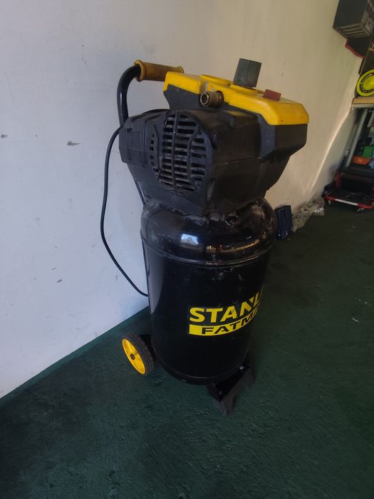 Kompresor pionowy Stanley FatMax 50L