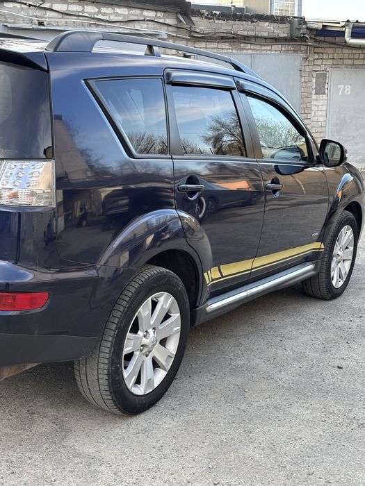 Продам Mitsubishi Outlander XL