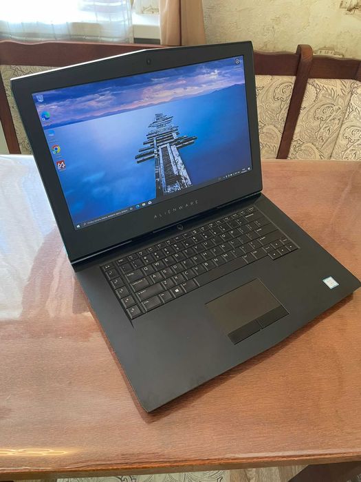 Ноутбук 15" FHD Alienware 15 R4 (I7-8750H/16Gb/SSD256+HDD 1Tb/GTX1070)