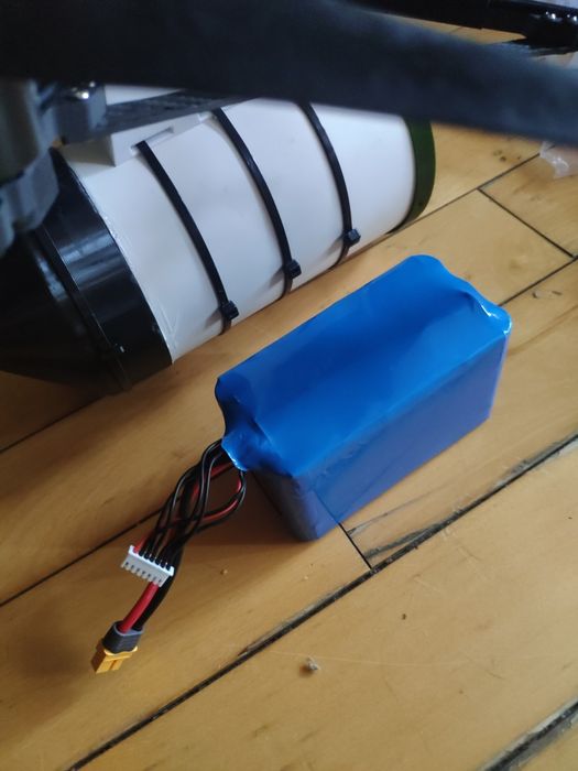 Дрон на оптоволокніі 15 км квадрокоптер 10 дюймів з батареєю