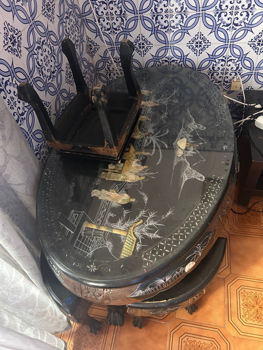 Mesa central de sala de estar com 6 cadeiras