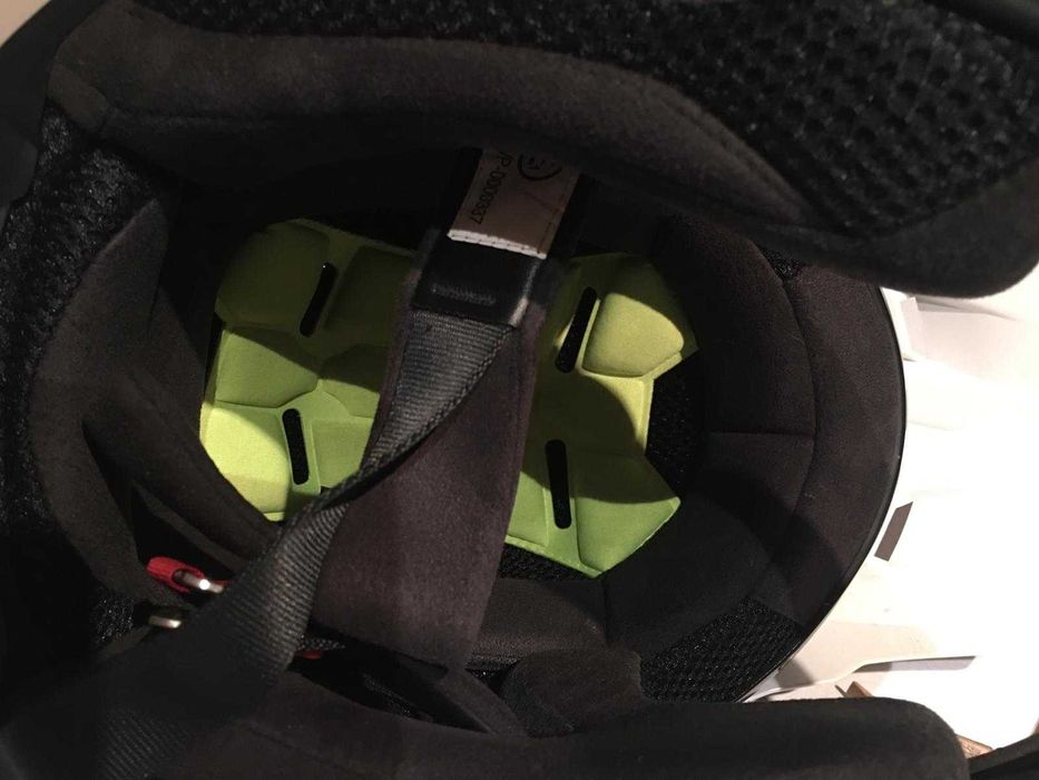 Capacete usado 2/3 vezes + óculos