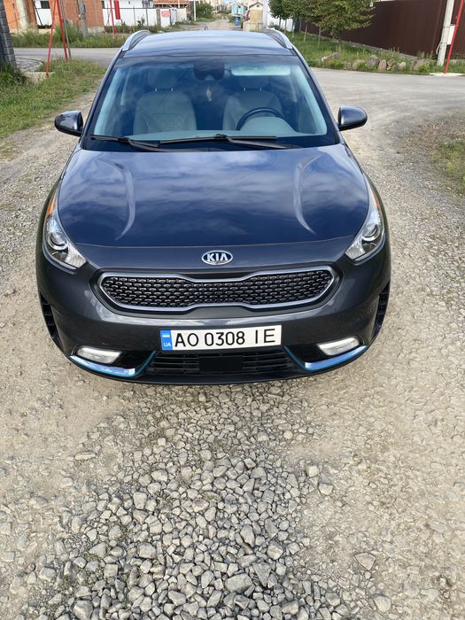 Кіа ніро ПЛАГІН -гібрид автомат Киа ниро авто хюндай бензин срочно