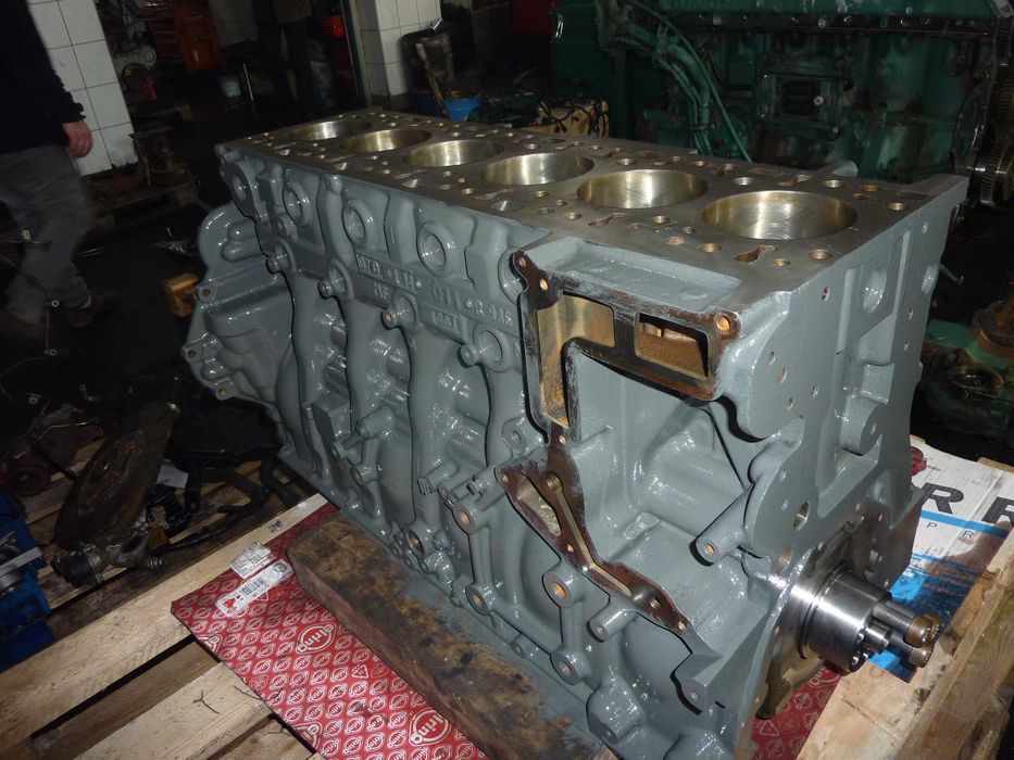 Silnik  Deutz  BF6M 1015C  V6   sprzedaż     remonty