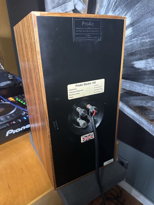 Colunas de Som ProAc passivas