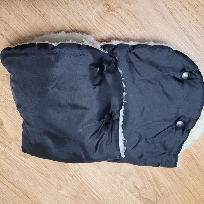 Mufki do wózka owcza wełna, czarne