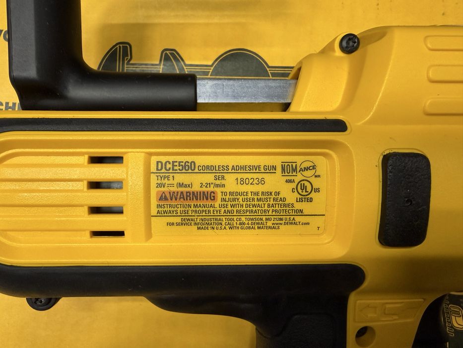 Dewalt DCE560 Клейовий пістолет !! Орігинал з США