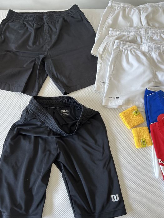Roupas de ténis de criança