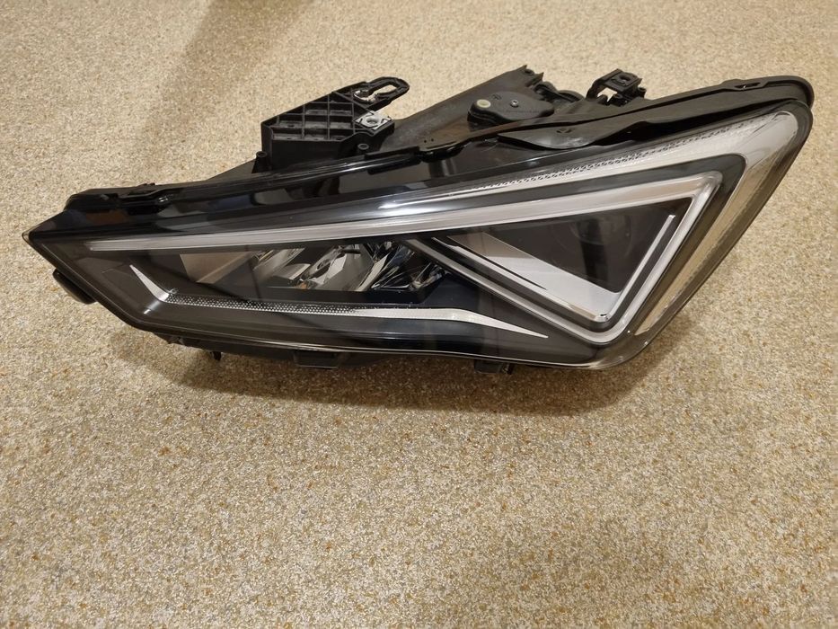 Farol esquerdo full Led SEAT Leon 4