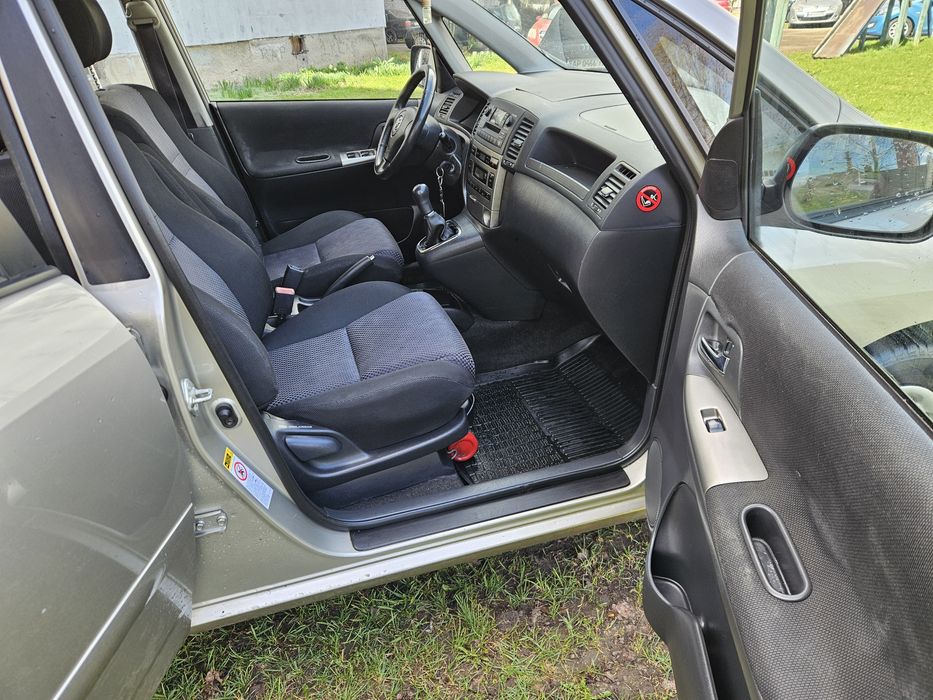 Toyota Corolla Verso 2002 рік 2.0 дизель для військових