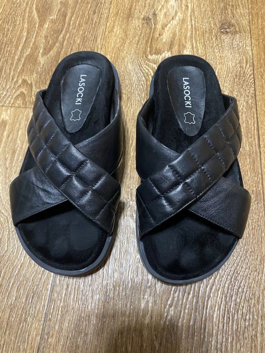 Шльопанці жіночі