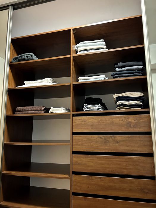 Segment szaf przesuwnych z lustrem