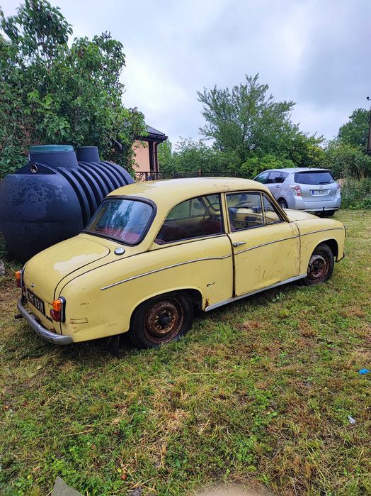 Samochód Syrena 105