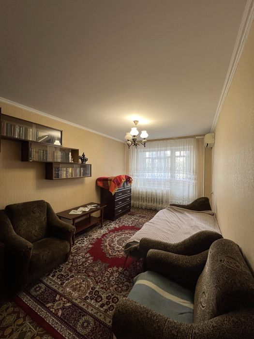 3 кімн. Світальського, середина будинку 3/9пов з меб і тех. Коротченко