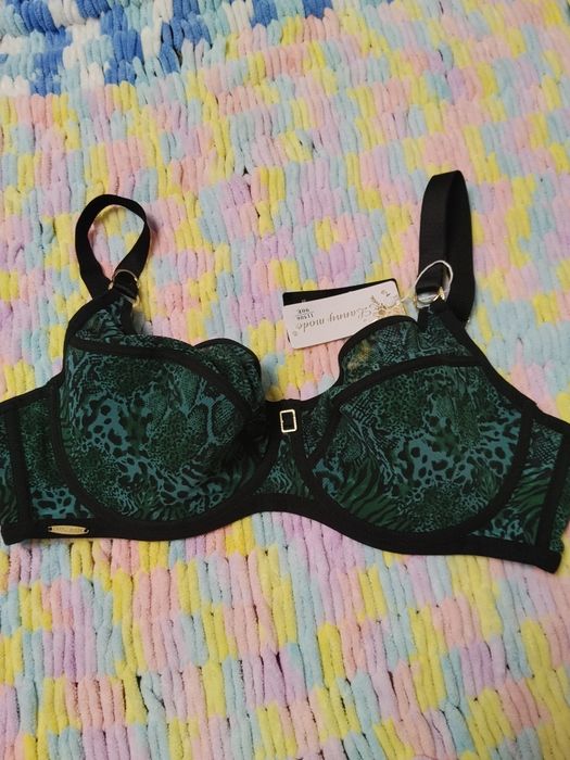 Бюстгальтер  90Е