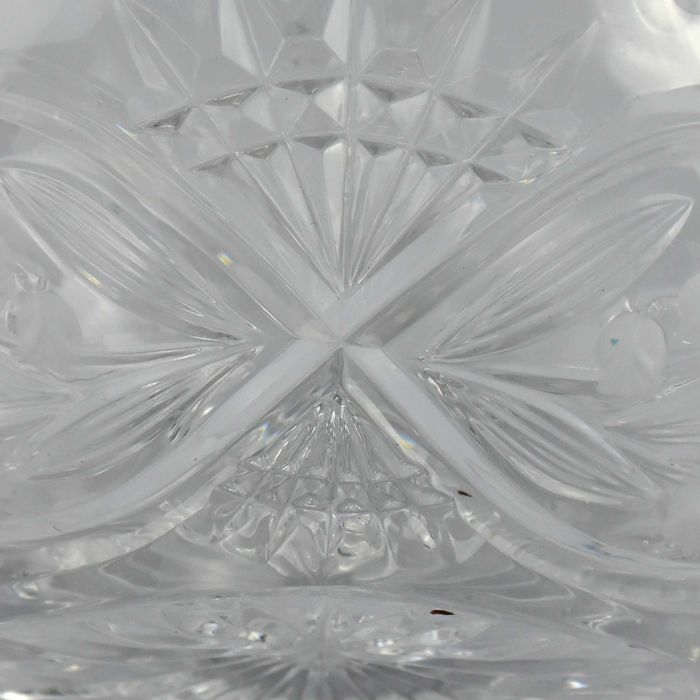 Cesta em cristal incolor, lapidado