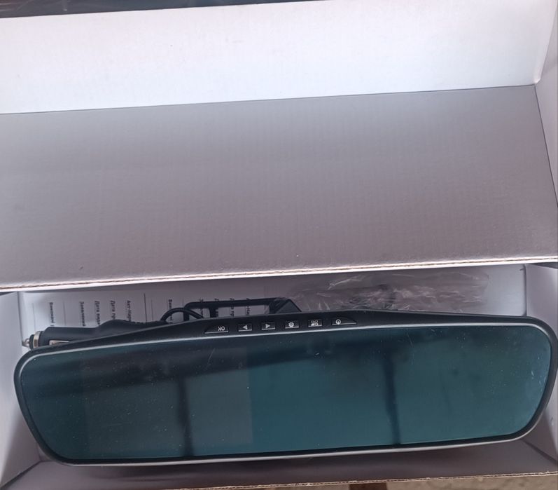 Дзеркало відеорегістратор