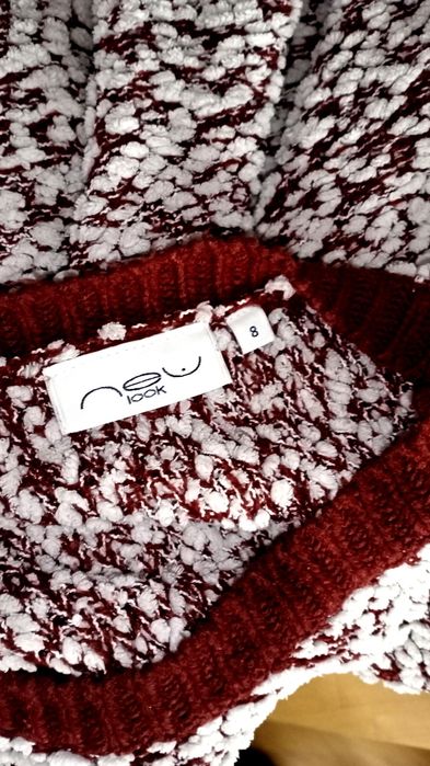 Sweter asymetryczny New Look brązowo kremowy baranek