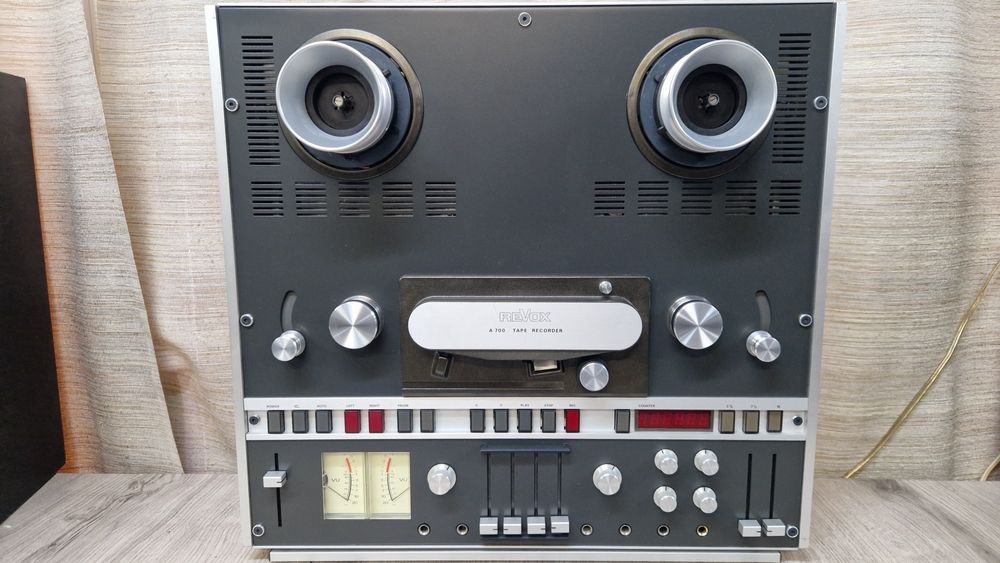 Бобінний магнітофон Revox A700