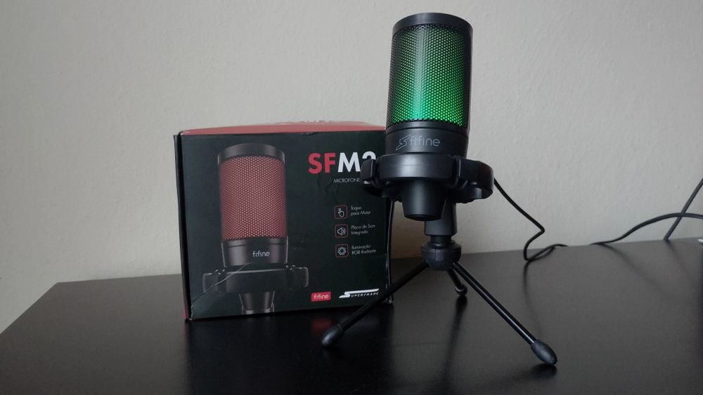 Microfone profissional preto