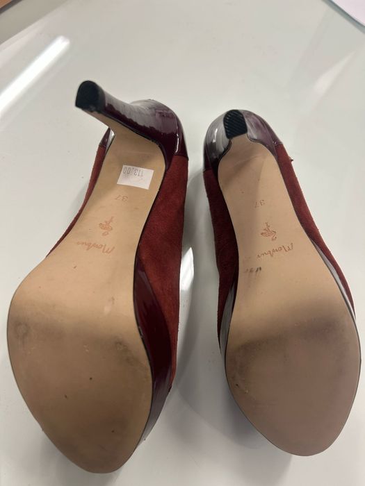 Sapatos de senhora da marca " the essence menbur'