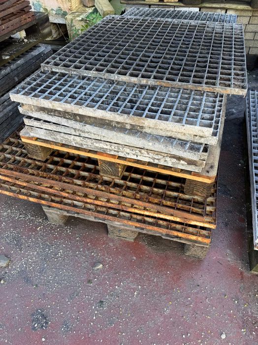 CHAPAS QUADRÍCULAS + PORTÃO DE CORRER + CALEIRAS