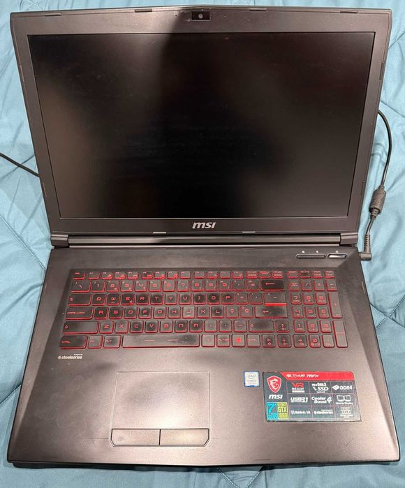MSI GL72VR com i7-7700HQ, 16GB RAM, SSD + HDD e GTX 1060 6GB