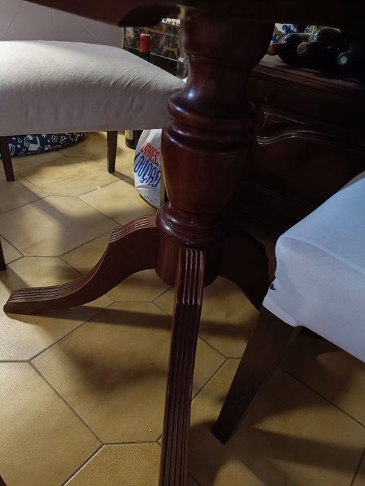 Mesa extensível em madeira