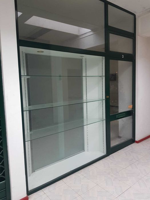 Loja para vender em Tondela. Boa localização.