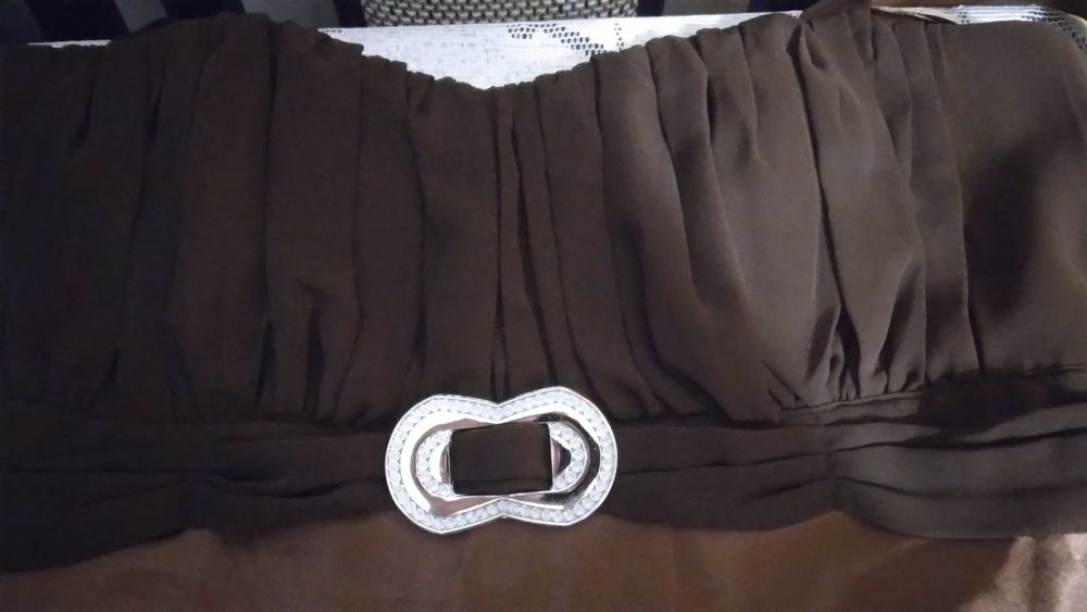 Piękna długa sukienka .