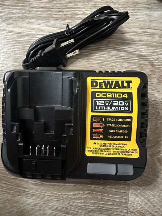 Зарядний пристрій De walt 2025рік