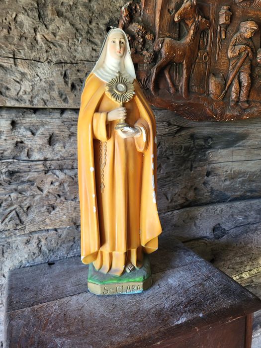 Stara figurka Święta Klara