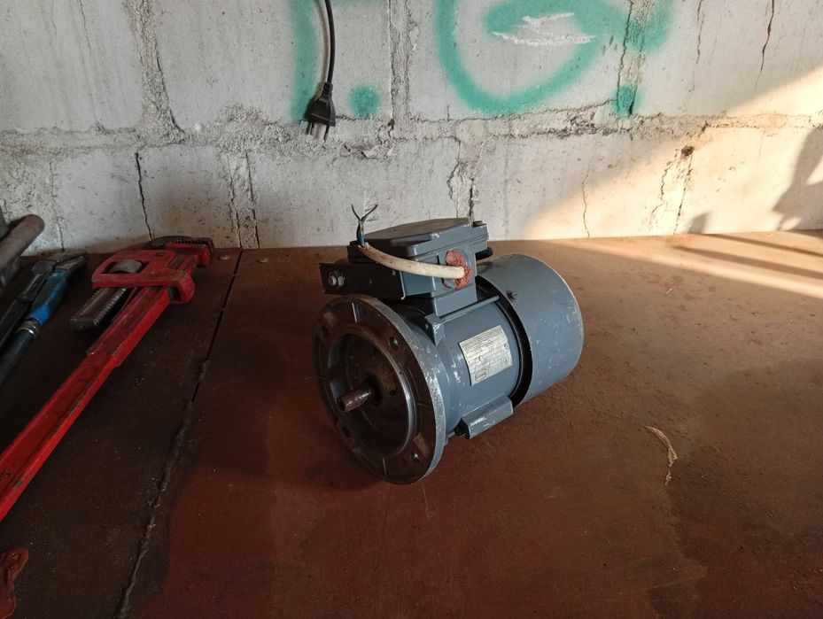 silnik elektryczny 0.12kw 220v