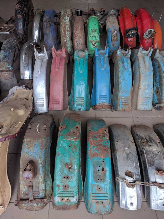 Продам крила передні і задні.