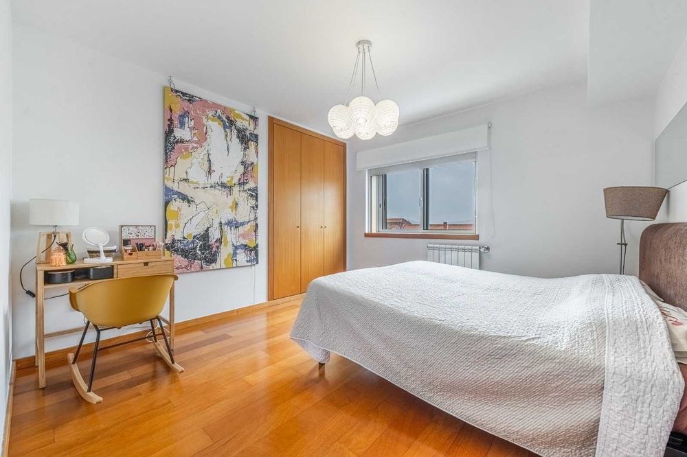 Apartamento  T4 com areas de moradia