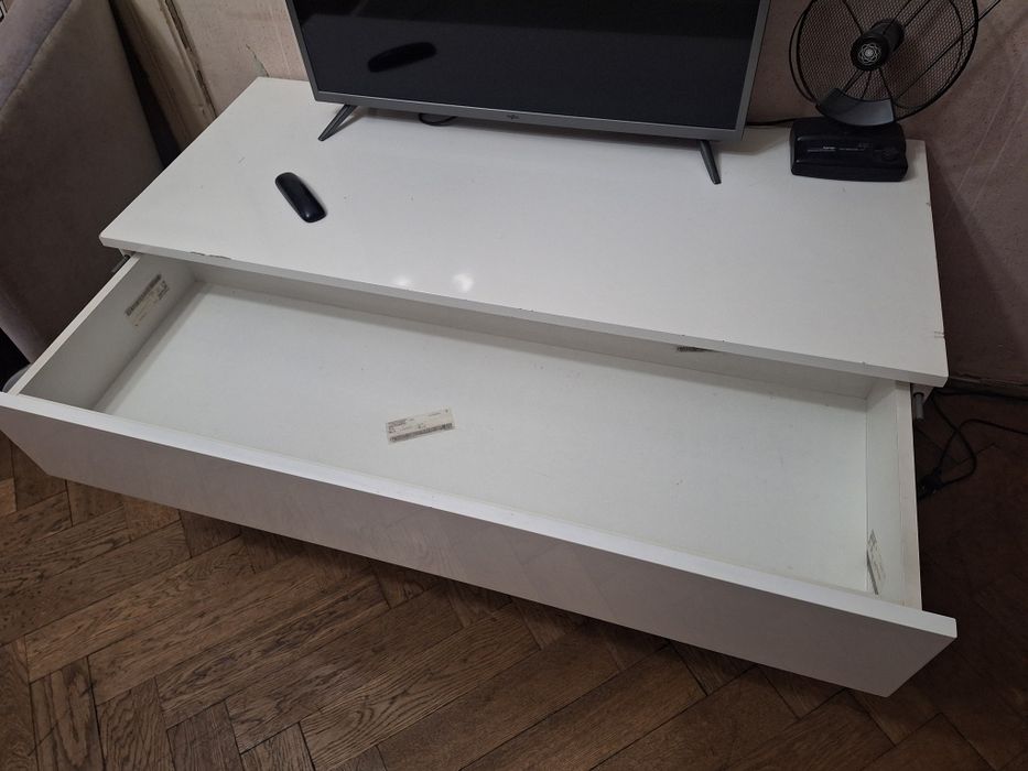 Комод для спальні або вітальні