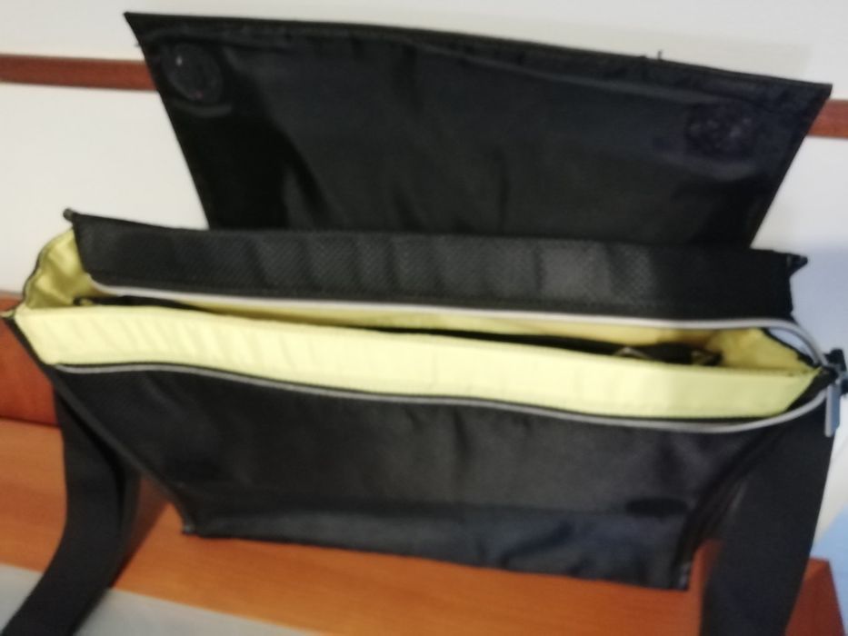 Mala / pasta preta IKEA 	está nova, por estrear*