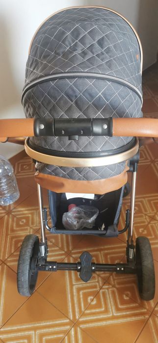 Carrinho de bebê moni