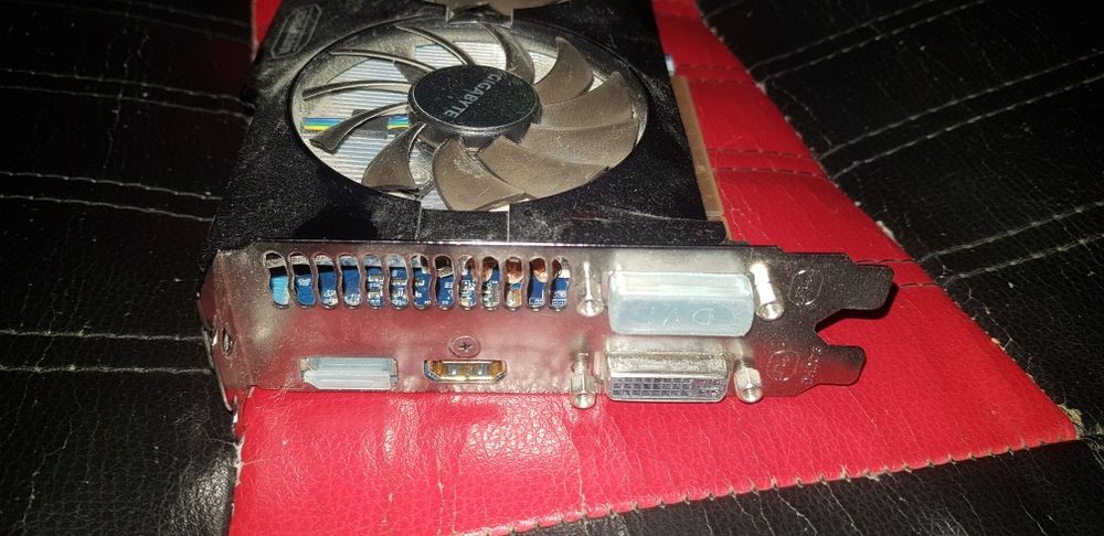 Не рабчая! PCI E Видокарта Gigabyte GTX660 3Gb