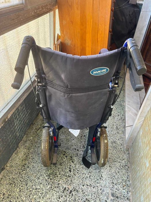 Cadeira de Rodas Trânsito Invacare Alu Lite (Alumínio / Dobrável)