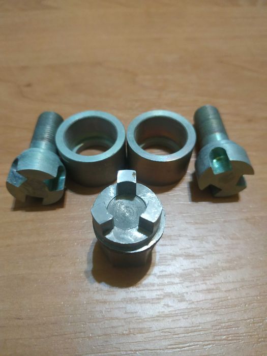 Колёсные болты с секретом для Ваз