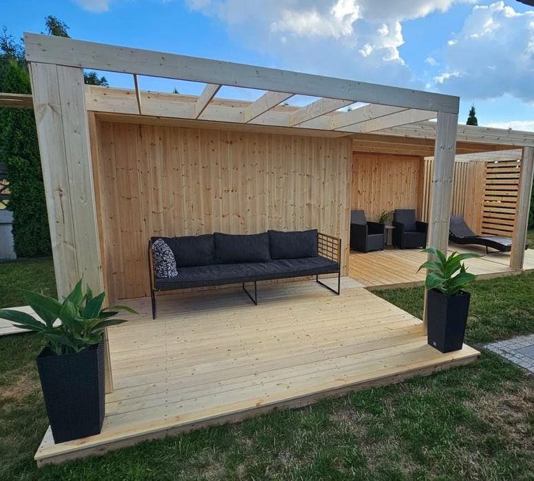 Domek ogrodowy z altaną i pergolami