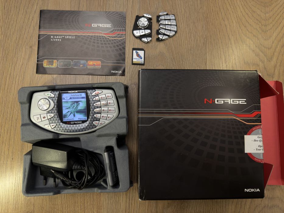 Nokia N-Gage Classic з коробкою