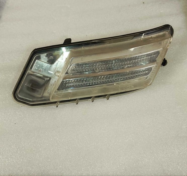 VOLVO XC60 lampa do jazdy dziennej prawa