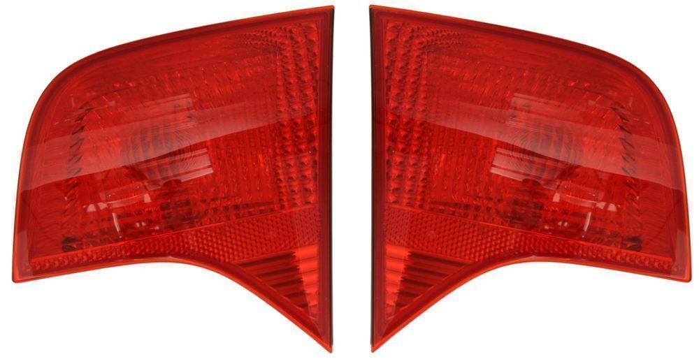 Audi A4 B7 Lampa Tylna Wewnetrzna sedan NOWA