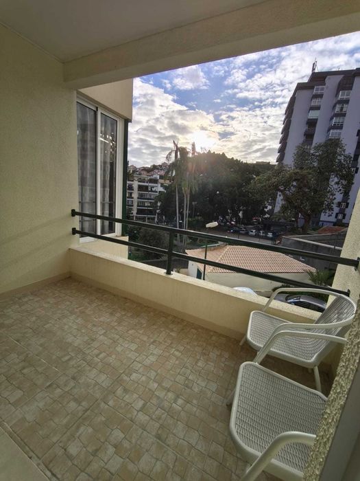 Apartamento/Condomínio com 2 quartos e 1 casa de banho